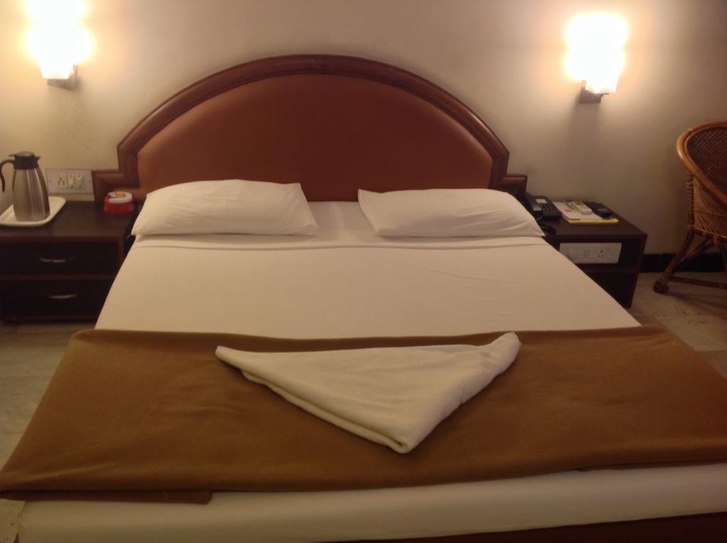 Senthil Residency Hotel Dindigul Habitación foto